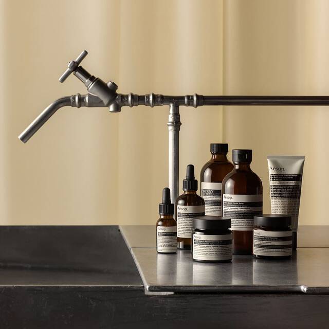 Banner superior de categoria Aesop