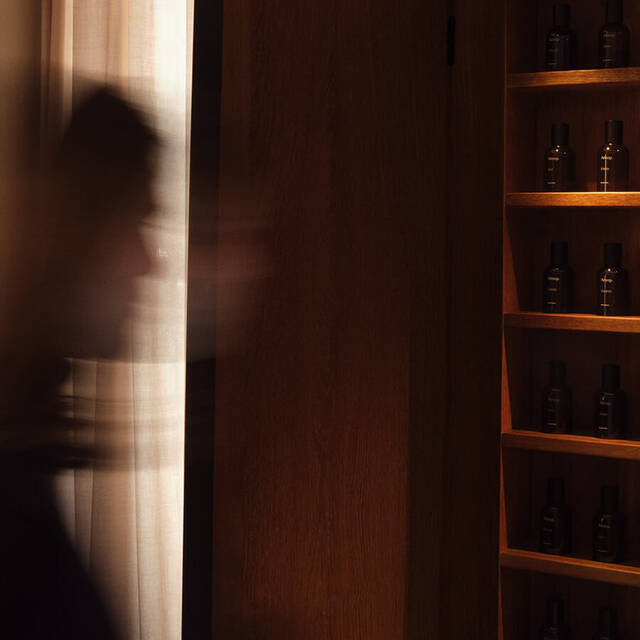 El Fragrance Armoire