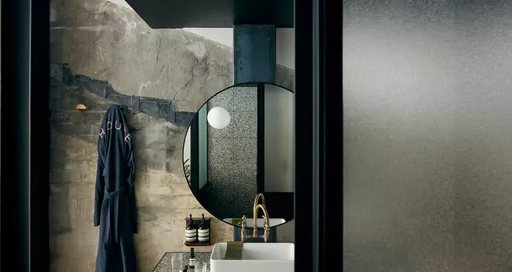 Paramount House Hotel Image